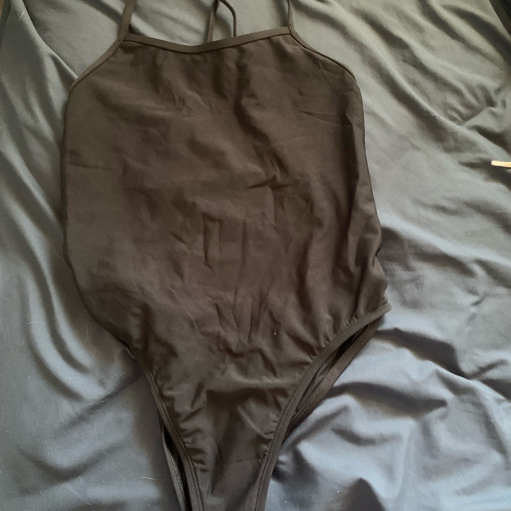 NWOT jolyn Scotty onesie 32